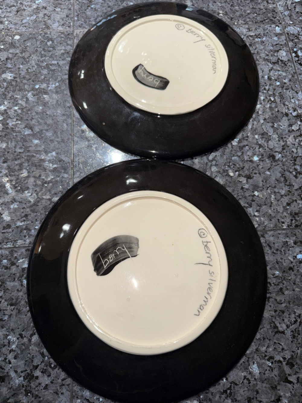 Berryware berry Silverman set of 2 dinner plates 10” diameter - Picture 3 of 5